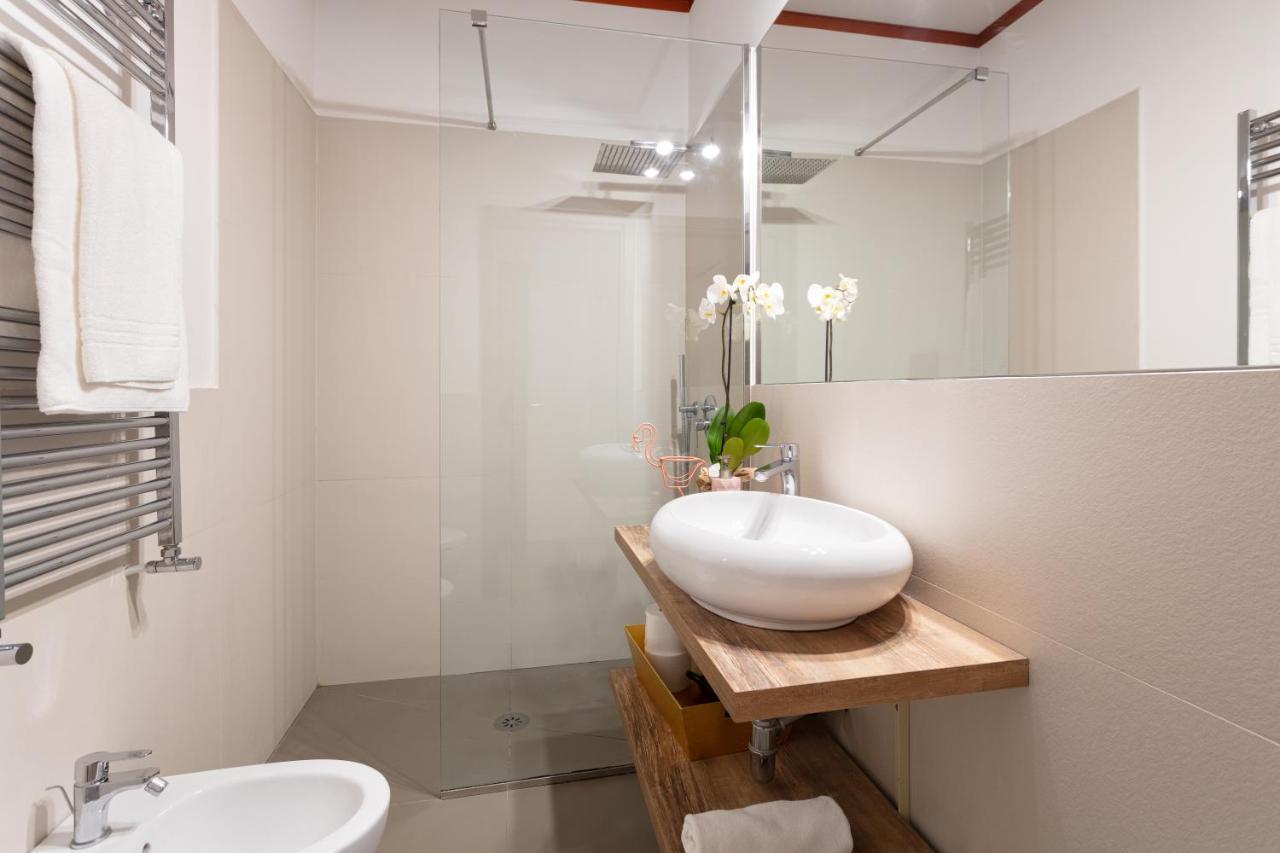Starguest La Sapienza Art Gallery Apartment Napoli Bagian luar foto